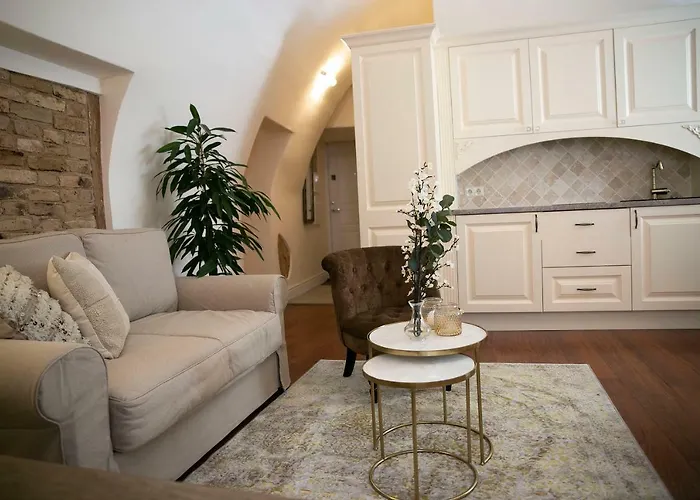 Heart Of Old Town - St. Ann Apartment